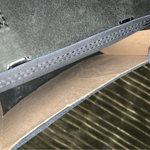 Dr. Martens mini satchel purse crossbody - Picture 11 of 12